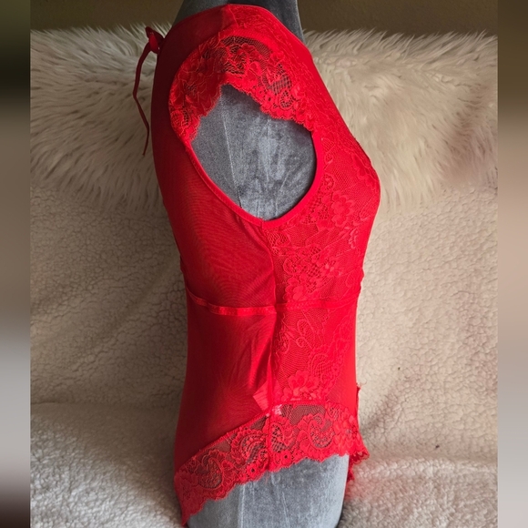 *NEW*Red Lace Bodysuit - Picture 4 of 12